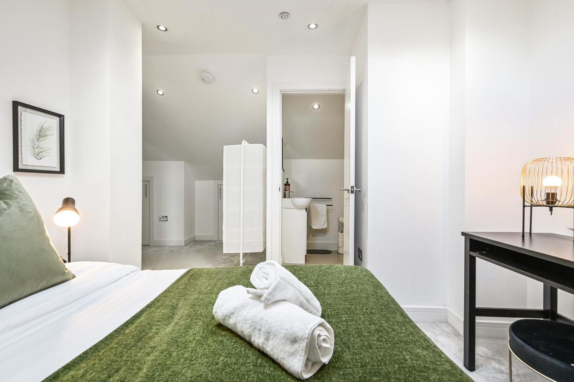Family 1 Bed Apt Near Cardiff City Centre, Free Parking, Quiet, Secure Neighbourhood Exterior photo